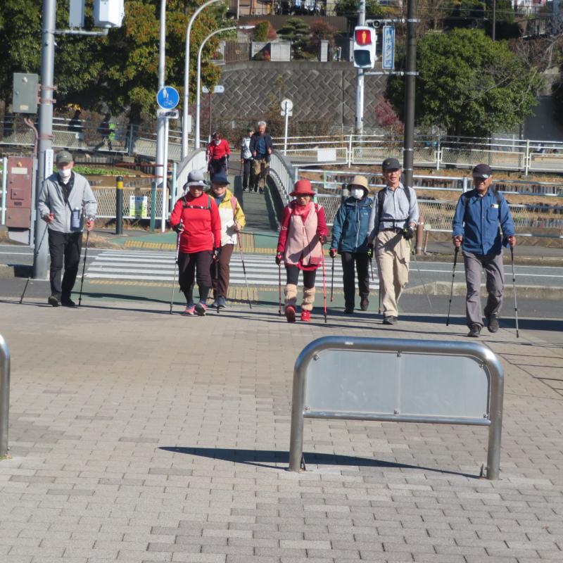 バラ園経由で戻ります