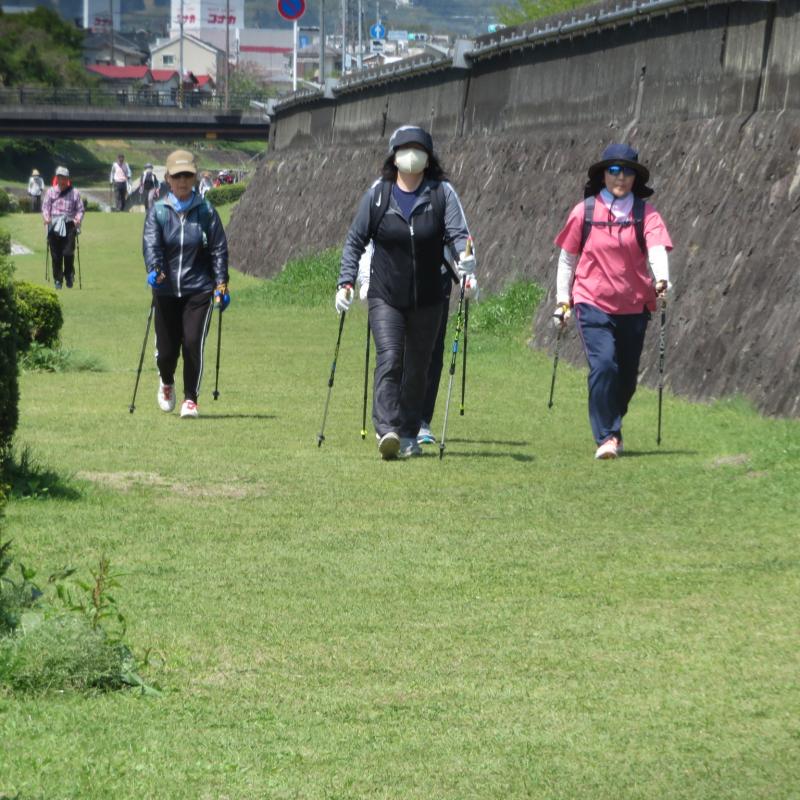 緑道をさっそうとNW