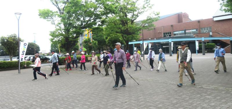 歩き始めました