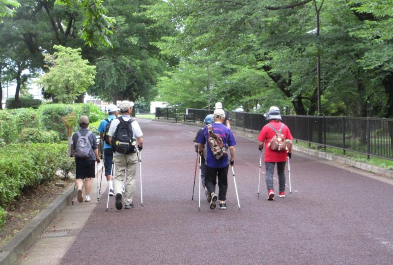５人で仲よく行きます