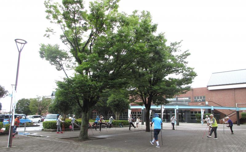 集合時はまだ降ってないです