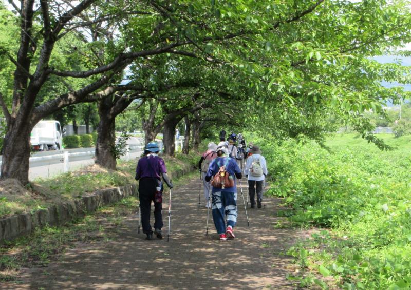 間もなく古墳公園