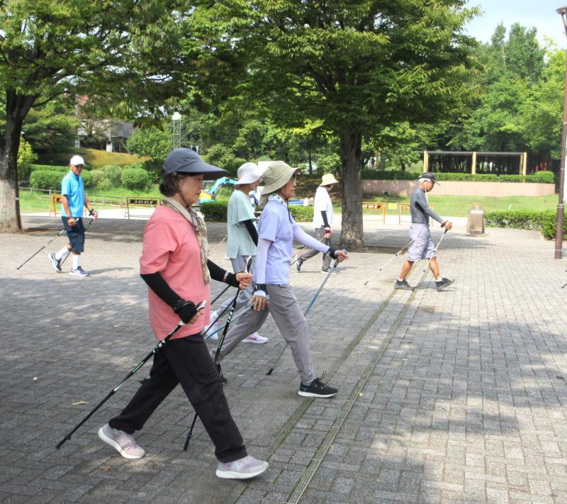 腕を振り、姿勢が良いです