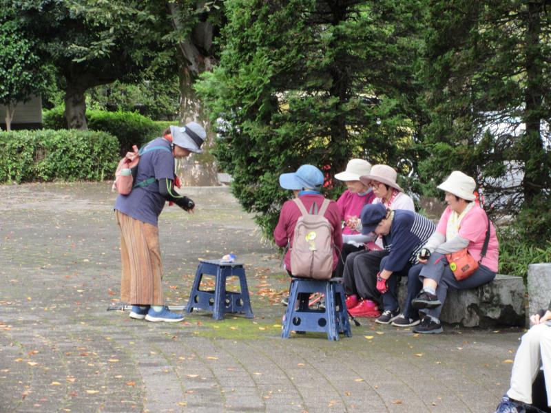 古墳公園でおやつタイム
