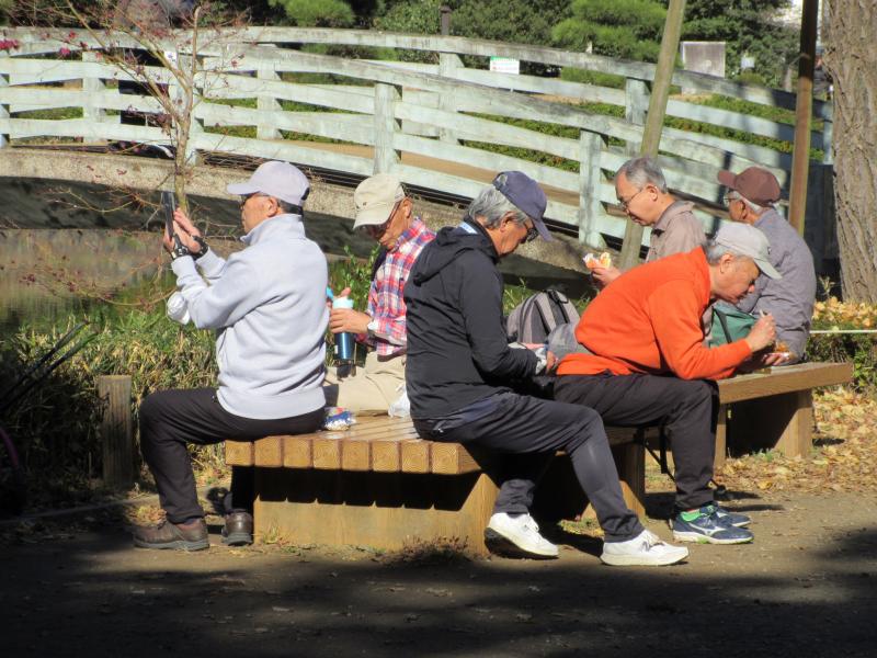 早めの昼食（こちらは男性）