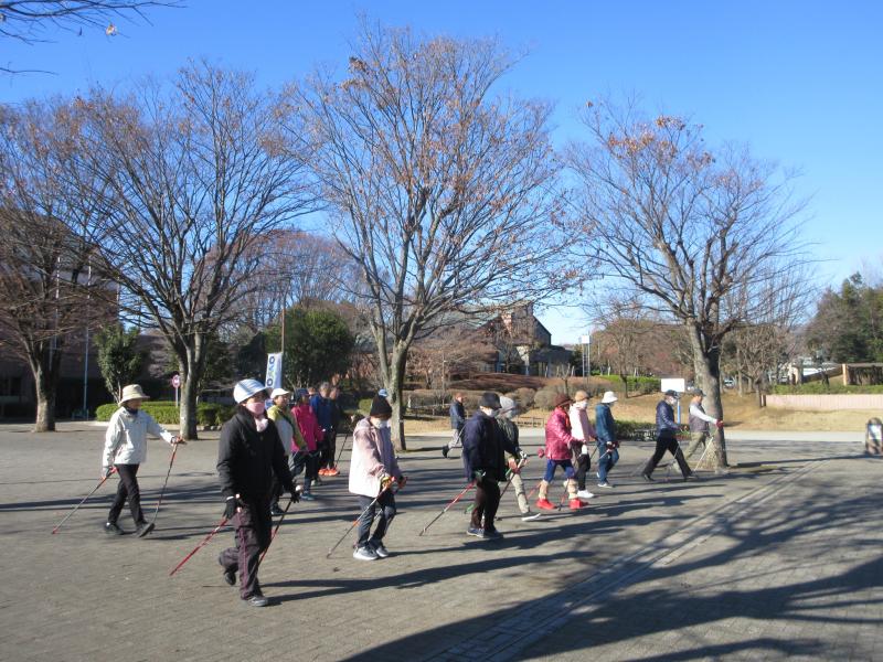 まづ腕を振りましょう