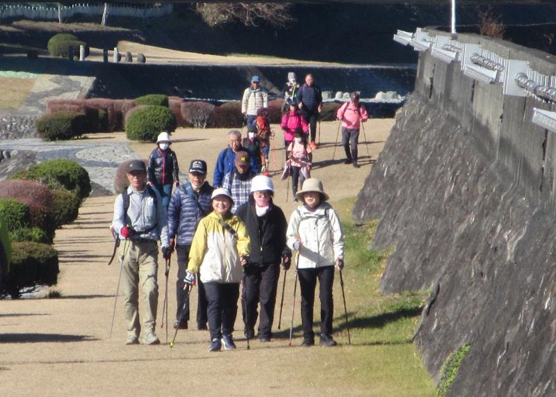 休憩地点に戻ります