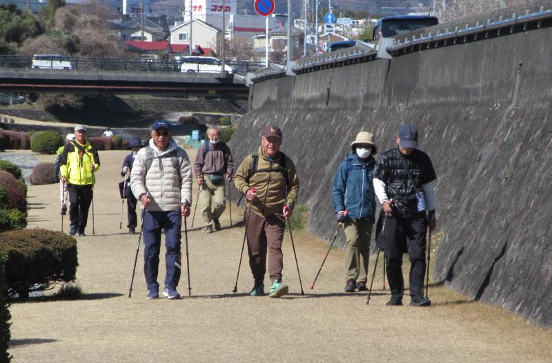 コーチ陣が最後に来ました