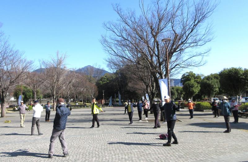 寒いときはしっかり準備運動をします