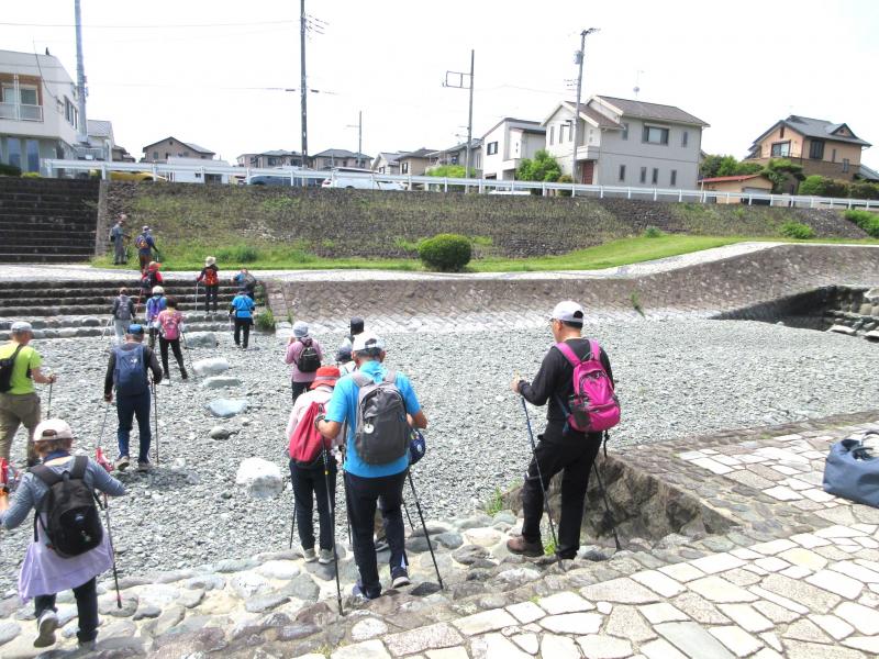 左岸から右岸渡る