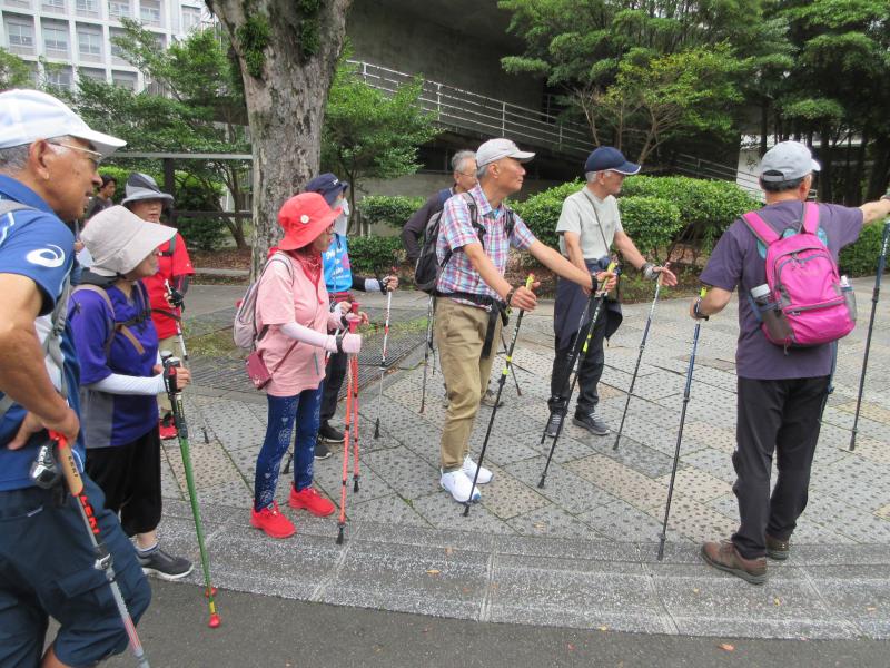 広い構内を説明、有難いです