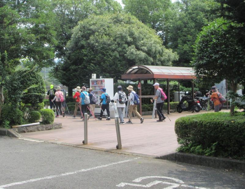 古墳公園から戻ります
