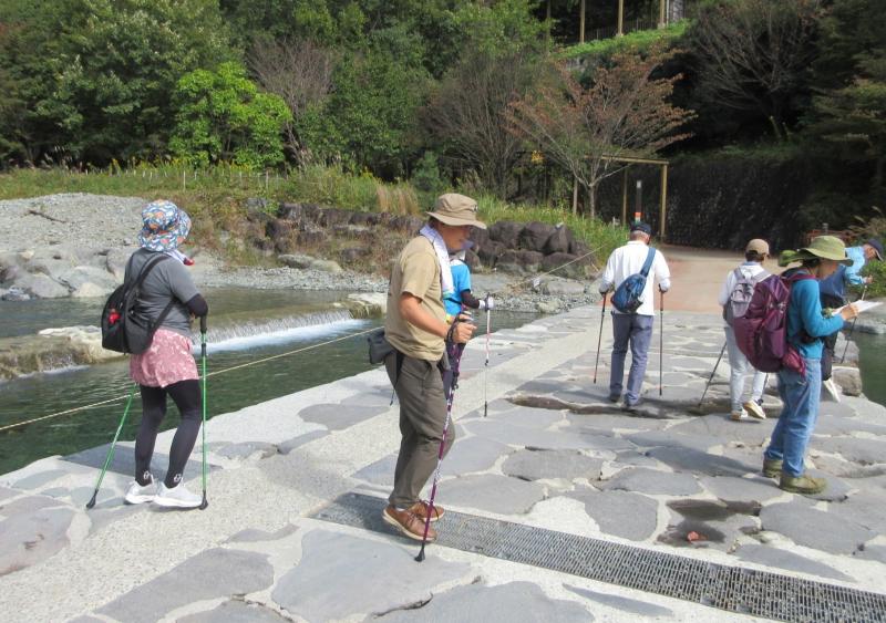 水無川上流の流れはきれいです