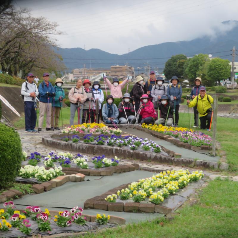 水無川の緑道の花壇