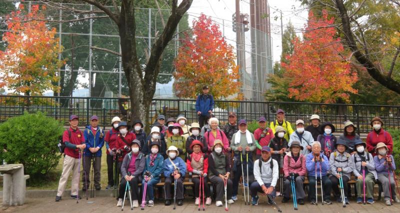 ピクニック広場周辺も紅葉です