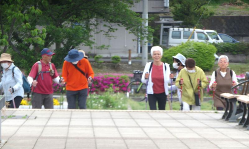 階段を利用してステップ