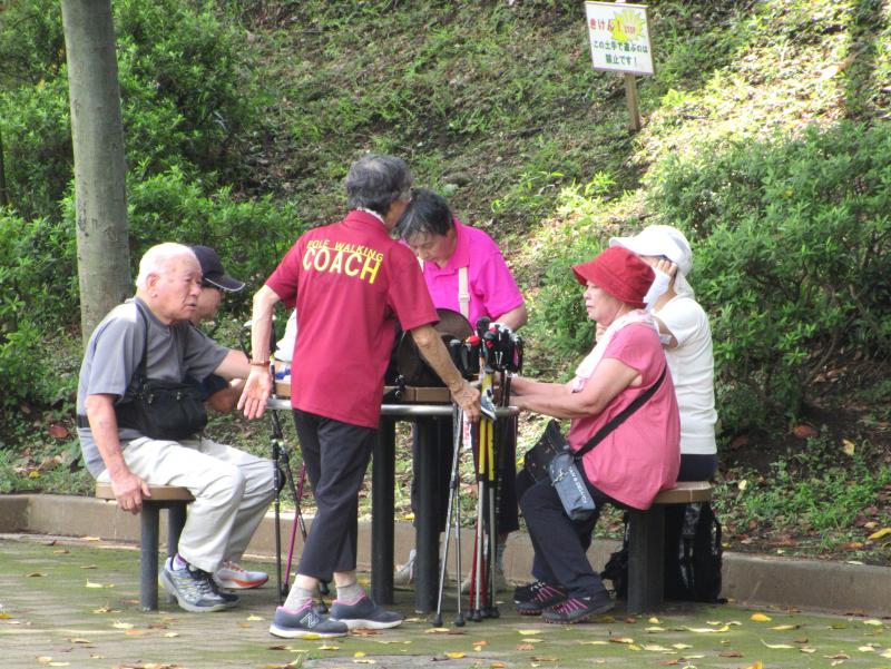 ピクニック広場でおやつ時間