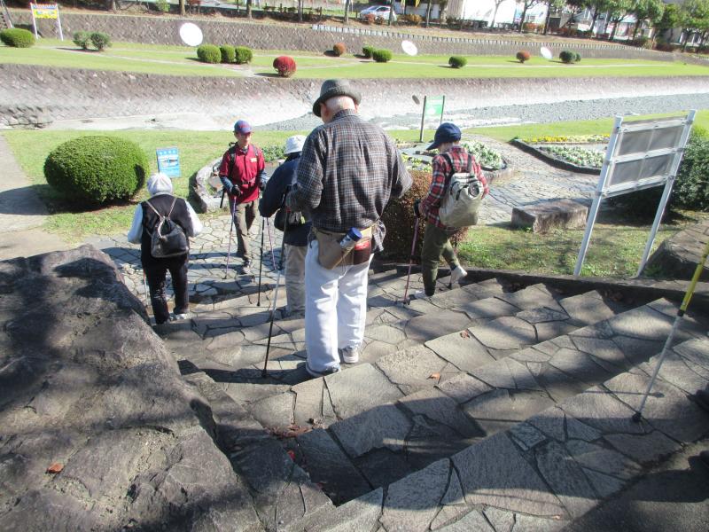 階段はコーチが見ております
