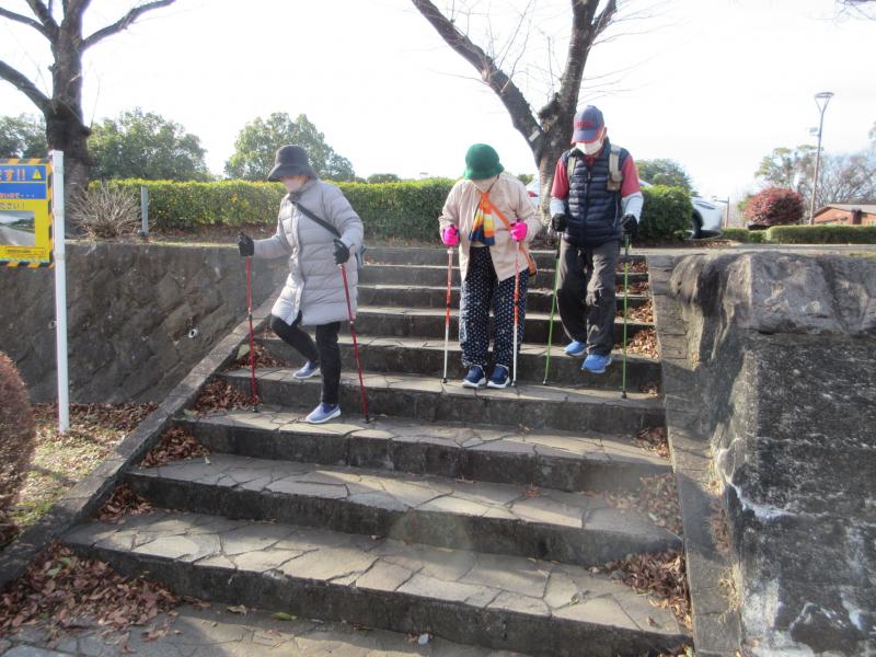 下り階段は注意して！