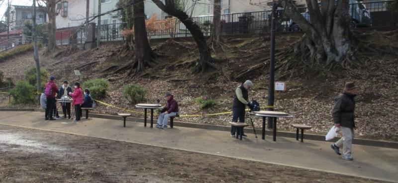 ピクニック広場でおやつタイム