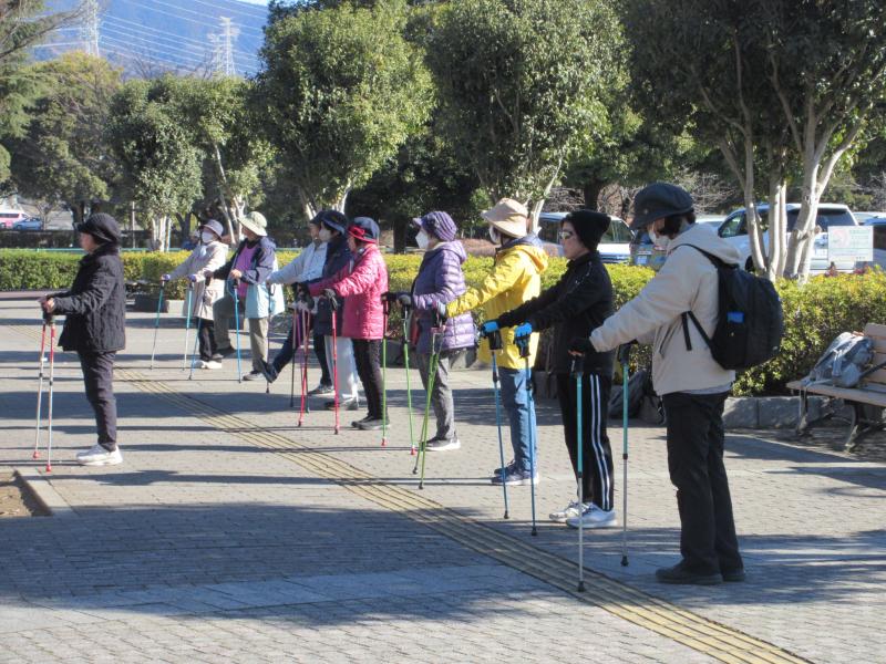 まずは姿勢を良くします