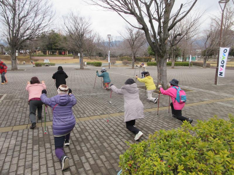 準備体操の後、筋トレ