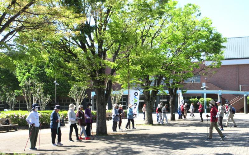 横一列でスタート