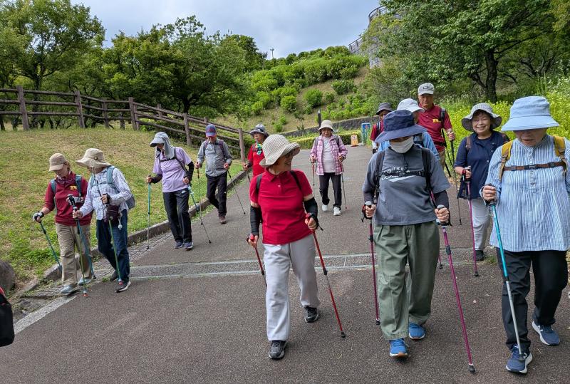 広い道では会話が弾みます