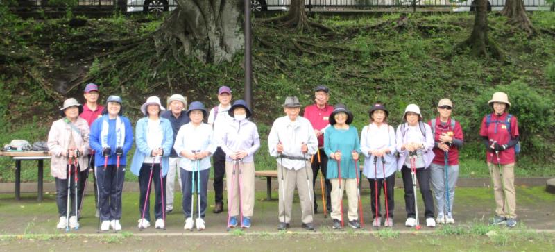 ピクニック広場で集合写真
