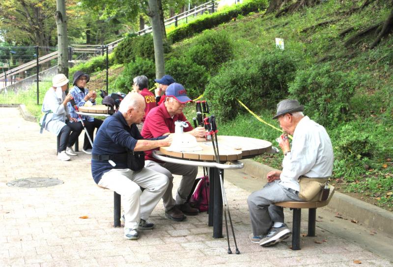 このテーブルは男性